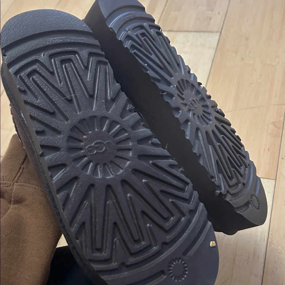 UGG Chocolate Brown slipper booties 7 size 37 - Picture 3 of 4